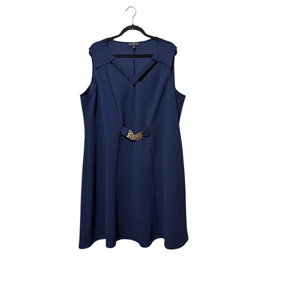 Travel Elements Textured Navy Shift Dress Gold Chain Accent Sleeveless 3X